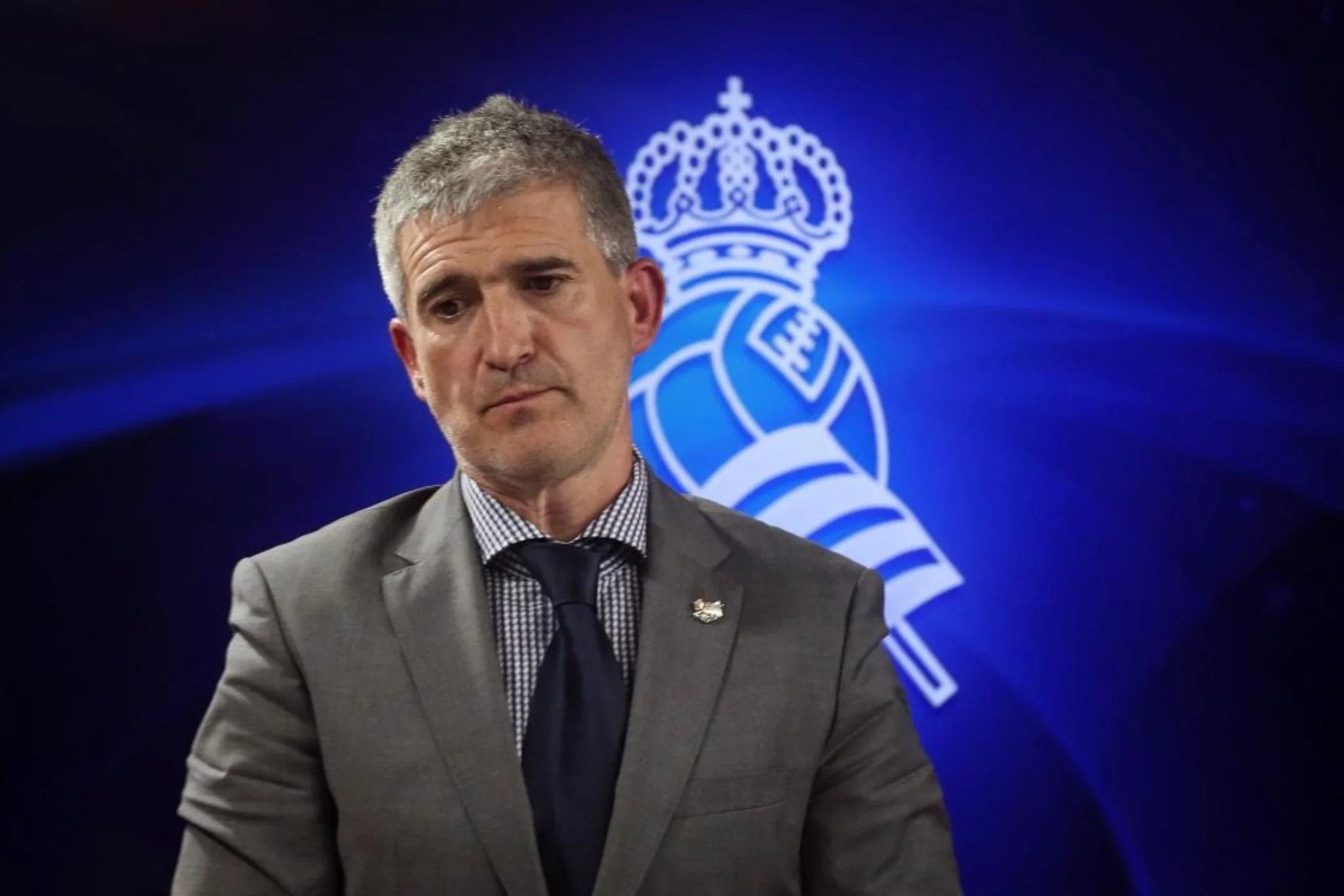 img of Aston Villa busca un nuevo rumbo: Monchi se despide y Roberto Olabe toma el mando